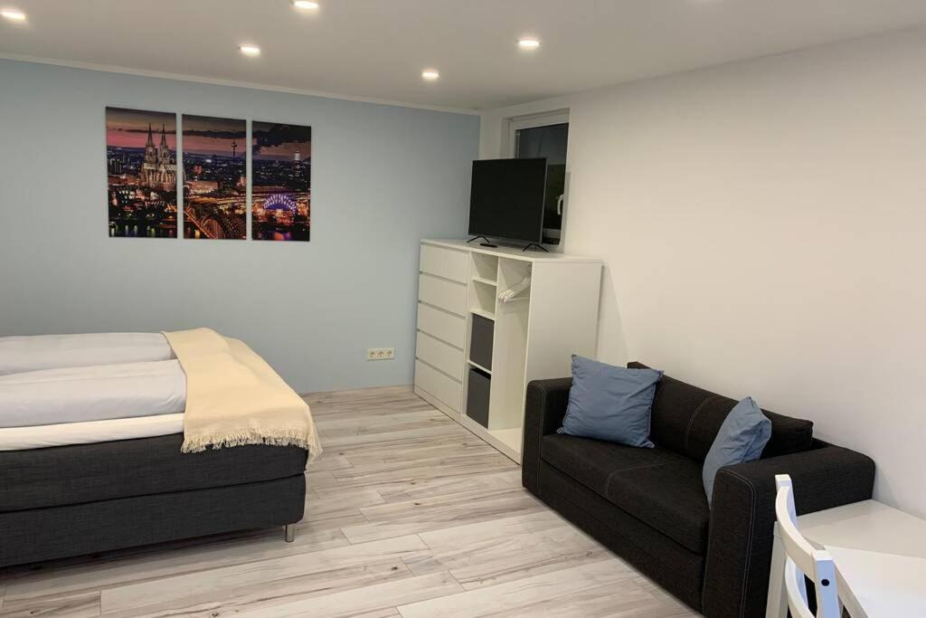 Modern Renovated Apartment Suited For Business Consultants - In Close Distance To Dt, Dhl And Un Campus - Reserved Parking Bonn Bagian luar foto