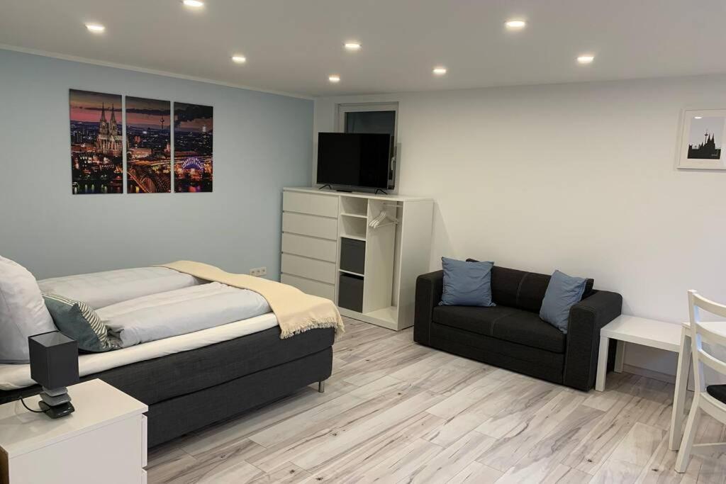 Modern Renovated Apartment Suited For Business Consultants - In Close Distance To Dt, Dhl And Un Campus - Reserved Parking Bonn Bagian luar foto